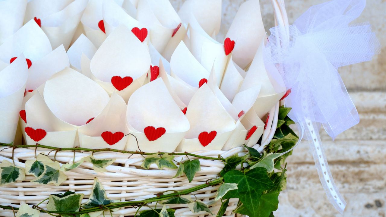 Cómo Sujetar Cucuruchos de Arroz: Consejos para tu Boda