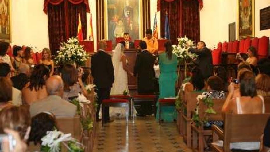 ¿Te Puede Casar un Concejal Fuera del Ayuntamiento?