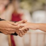 Dónde se pone el anillo de casado en Andalucía: Tradiciones y costumbres.